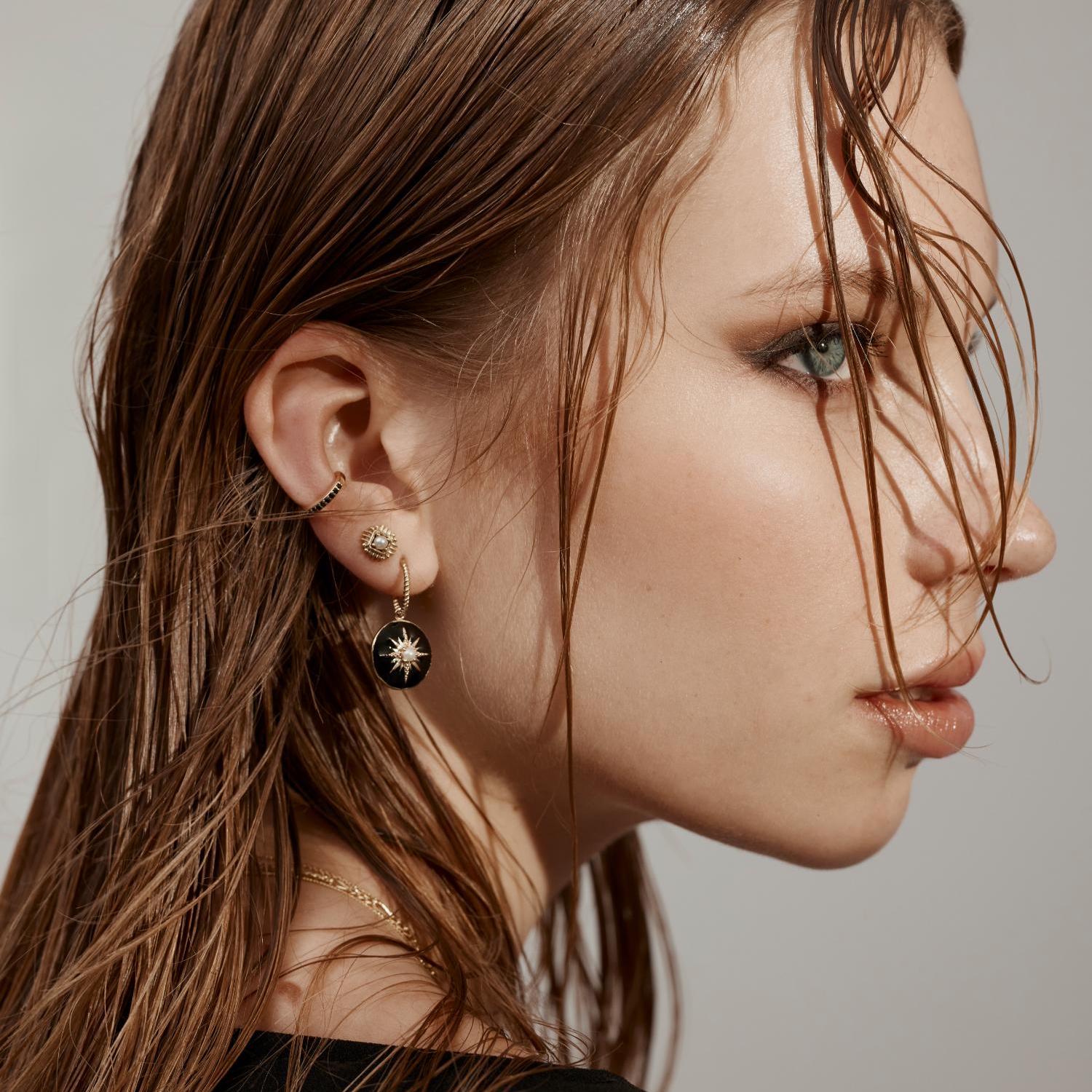 Silk & Steel Jewellery Petite Perle Stud Earrings – Pearl + Gold