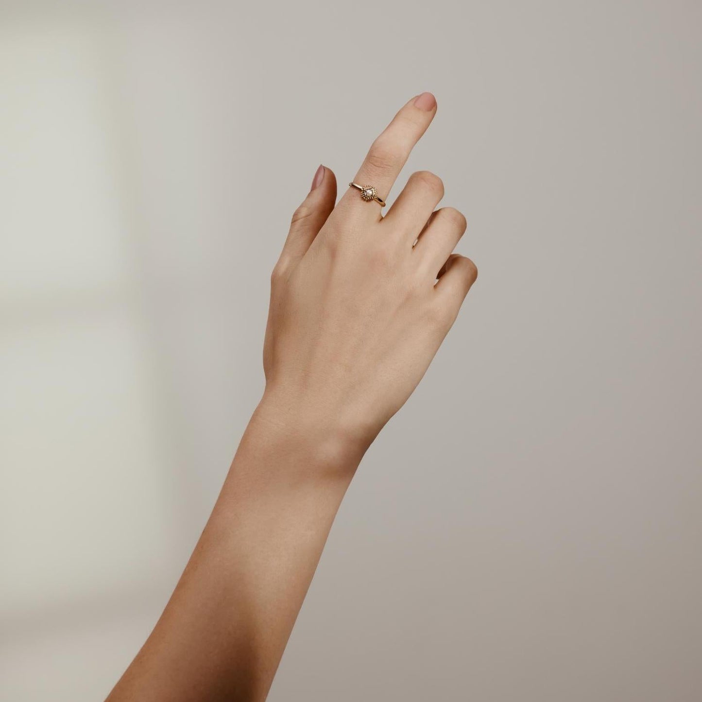 Silk & Steel Jewellery Petite Perle Ring - Pearl + Gold
