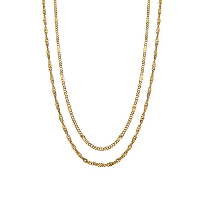 Double-layered necklace featuring a fine hammered curb chain and twisted chain in 14k gold-plated stainless steel
